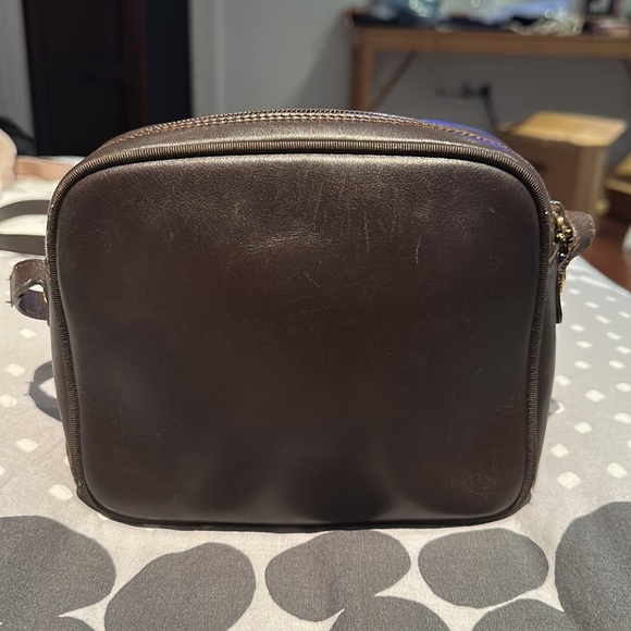 CHOCOLATE BROWN FERRAGAMO VARA CAMERA BAG - Picture 4 of 8